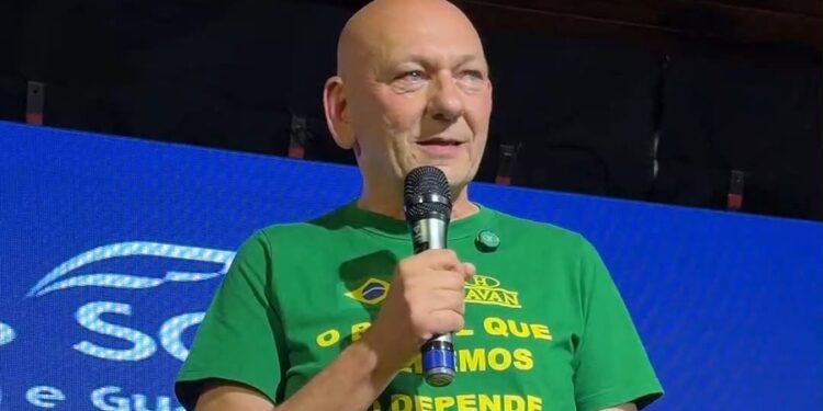 Mente brilhante, Véio da Havan montou seu primeiro negócio aos 12 anos