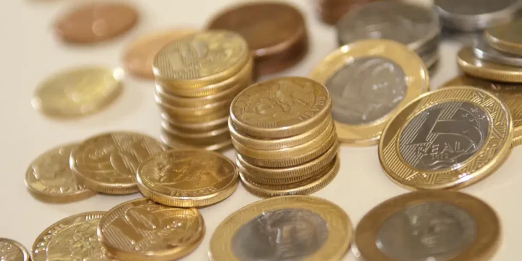 Poucas pessoas realmente sabem de onde veio o hábito de jogar moedas em fontes