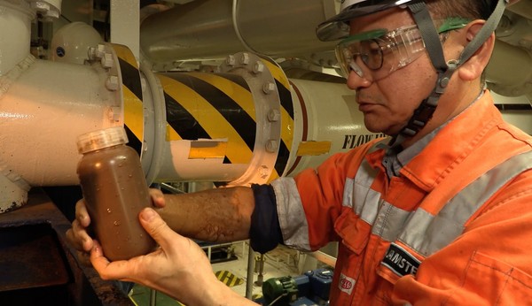 País descobre enorme tesouro a 6 quilômetros de profundidade no mar e China se dá mal