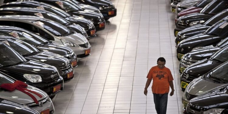 Idosos com 60 anos ou mais poderão aproveitar desconto de 30% para comprar carro novo
