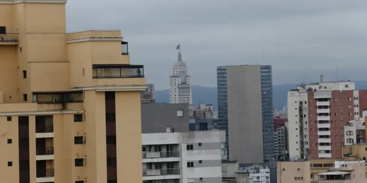 2026 tem nova tributação que pode fazer o aluguel ficar 44% mais caro no Brasil