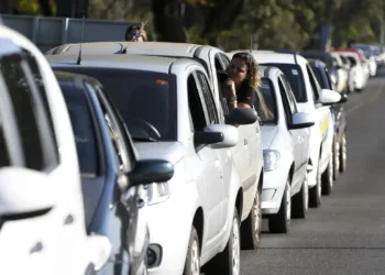 Motoristas precisam respeitar novas regras para estacionar o carro nas ruas em 2026 nesta cidade