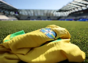 Antigo camisa 10 da Seleção Brasileira pode ser convocado para defender o Paraguai