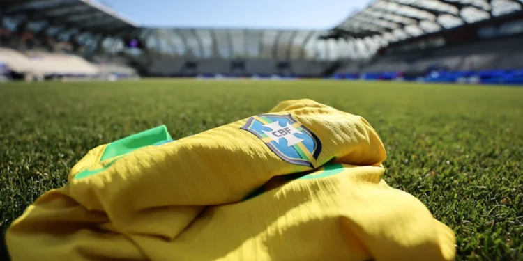 Antigo camisa 10 da Seleção Brasileira pode ser convocado para defender o Paraguai