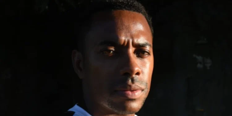 Dono de mais de 20 imóveis, Robinho agora faz curso de construção civil na cadeia