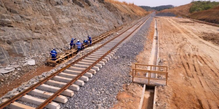 Custando R$ 5 bilhões e com 743 km, vem aí a maior obra ferroviária do Brasil