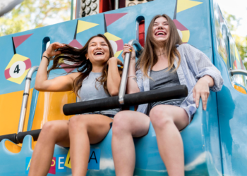 Parque de diversões queridinho dos brasileiros apresenta lucro de R$ 13 bilhões