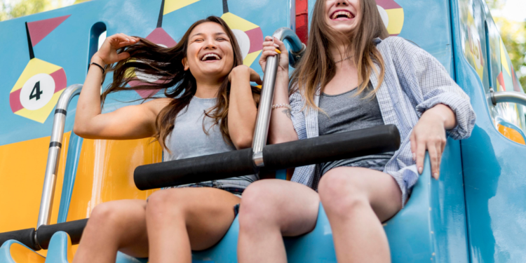 Parque de diversões queridinho dos brasileiros apresenta lucro de R$ 13 bilhões