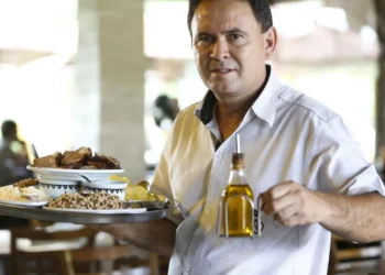 Nova tendência deixa crianças encantadas e pode ameaçar o emprego de garçons