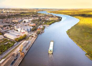 Maior lagoa da América do Sul com mais de 260 quilômetros de comprimento fica no Brasil