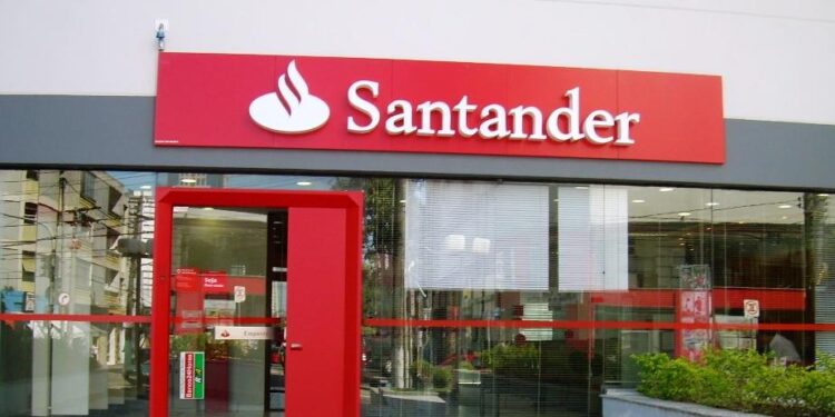 Clientes do Santander são alertados sobre golpe que está se espalhando pelo Brasil