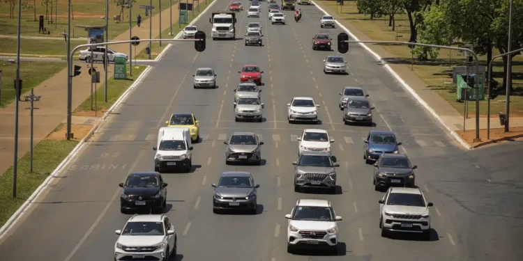 Ultrapassar pela esquerda também vai gerar multa a partir de agora quando situações forem observadas neste país