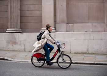 Donos de bicicletas elétricas terão os veículos recolhidos por 6 meses para regularização importante na Holanda