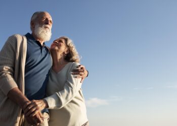 Pensionistas podem receber até R$ 24 mil de reembolso caso cumpram requisito determinado pelo governo neste país