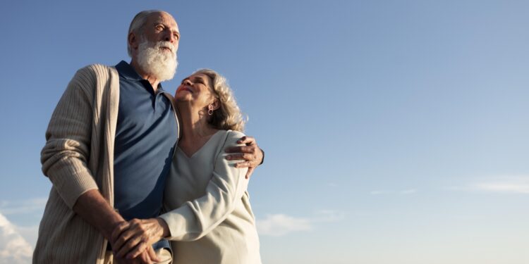 Pensionistas podem receber até R$ 24 mil de reembolso caso cumpram requisito determinado pelo governo neste país