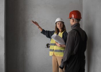 Arquitetos usam truque super simples para descobrir se há vazamento interno na parede ou é só uma mancha