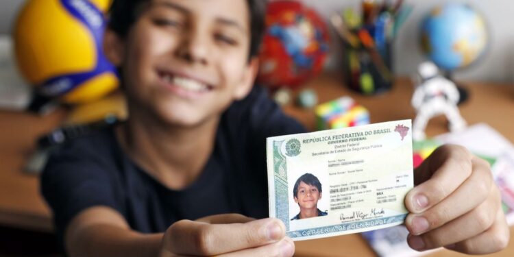 Prazo para fazer a nova Carteira de Identidade está terminando e é permitido fazer online