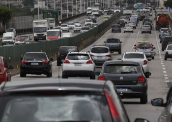 Prefeitura está usando fotos e vídeos para aplicar multas ao vivo em motoristas infratores