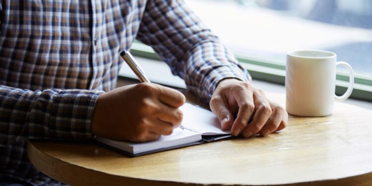 Clube tradicional está tirando até R$ 270 mil do salário de jogadores gringos que não aprendem o idioma do país