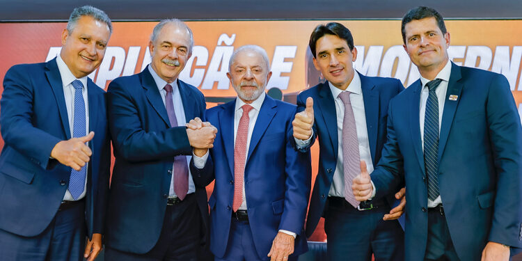 Lula anuncia R$ 4,6 bilhões em investimentos por todo o Brasil para gerar 2.000 novos empregos