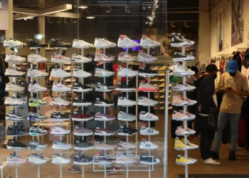 Nova regra que fecha o comércio aos domingos também vale para feriados a partir de 1º de março?