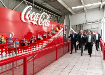 Maior engarrafadora de produtos Coca-Cola no mundo agora quer chegar a 1.000 mercados só no Brasil