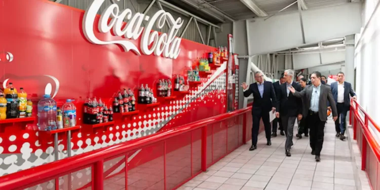 Maior engarrafadora de produtos Coca-Cola no mundo agora quer chegar a 1.000 mercados só no Brasil