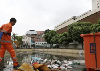 Enquanto Curitiba lidera como cidade mais limpa, outra capital brasileira é eleita a mais suja