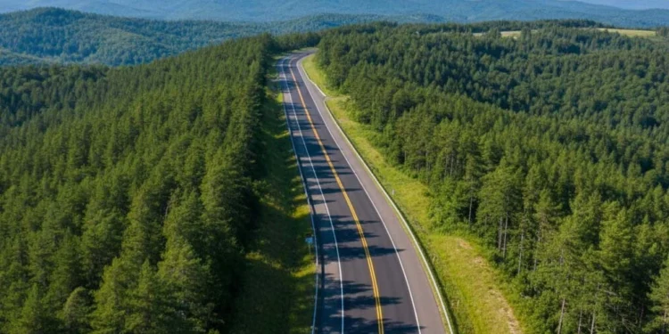 Governador com 63% de aprovação separa R$ 90 milhões para construir rodovia de 24 quilômetros