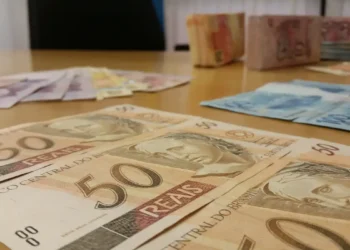 Notas de R$ 2 a R$ 100 lançadas neste ano estão sendo retiradas de circulação