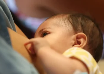 Governo garante benefício de R$ 650 para mães de primeira viagem até os 6 meses do bebê