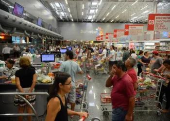 Supermercados não poderão abrir as portas neste domingo