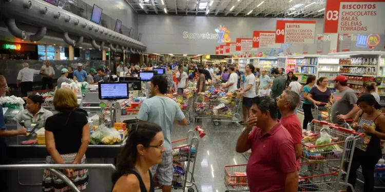 Supermercados não poderão abrir as portas neste domingo