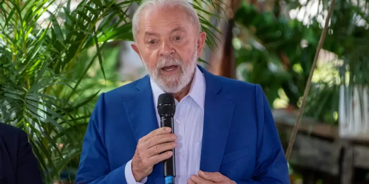 Enquanto Lula planeja reforçar o poderio militar, ação da Marinha termina com 3 embarcações encalhadas