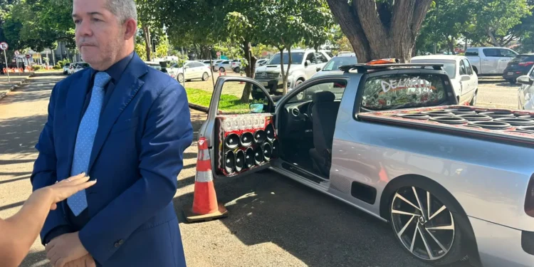Quem possui carro com som automotivo no Brasil terá que pagar até R$ 1.000 para regularização