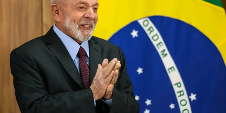 Pagamento de 13º salário do Bolsa Família para beneficiários de diferentes cidades será criado caso nova regra seja aprovada no Congresso e assinada por Lula