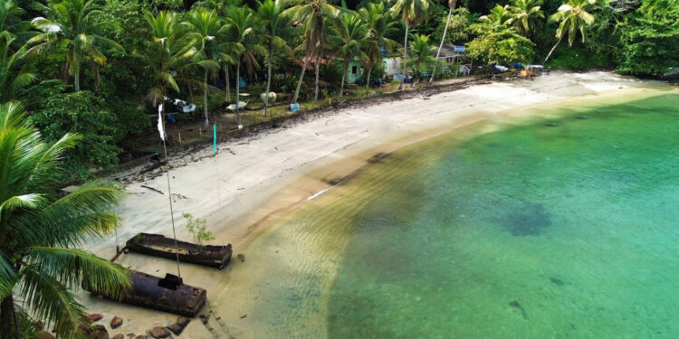 Ilha pouco conhecida no Caribe Brasileiro é tão deslumbrante que parece ter saído de um quadro