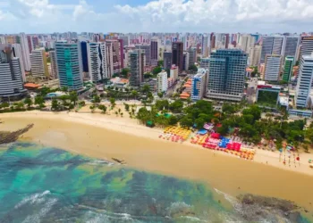 Cidade brasileira com cerca de 20 praias é também a que mais lança imóveis de luxo no Nordeste