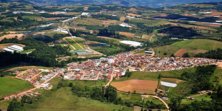 Segunda cidade mais alta do Brasil, com 1.500 metros acima do mar é um refúgio para quem gosta de frio e tranquilidade