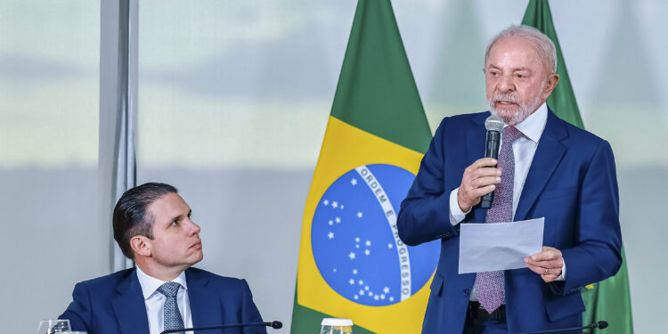 Familiares vão parar de receber auxílio-reclusão após nova Lei sancionada por Lula