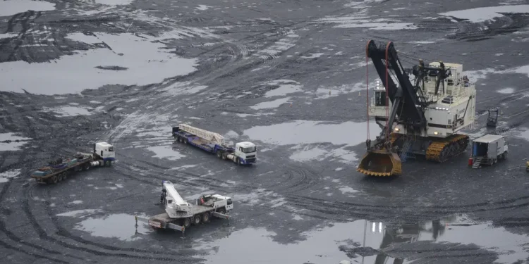 Chineses vão investir até R$ 4,4 bilhões no maior projeto nacional de mineração com potencial para produzir 400.000 toneladas por ano em vizinho do Brasil