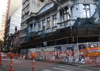 Imóveis sem uso passarão a ser ocupados pelo governo quando proprietário não for localizado nesta cidade brasileira