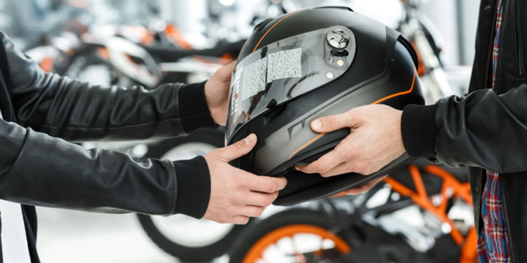 Quem trabalha usando moto ganhará pagamento adicional a partir de abril