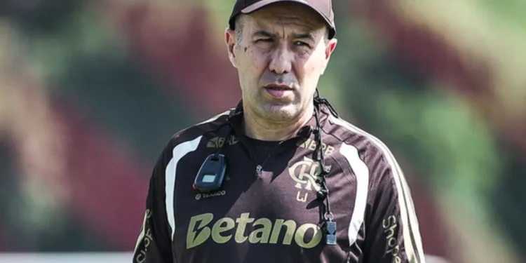 Flamengo não pisa no freio e parte atrás de mais 3 craques para reforçar o time