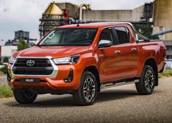 Picape concorrente da Hilux e Amarok sai de linha no Brasil após 34 anos