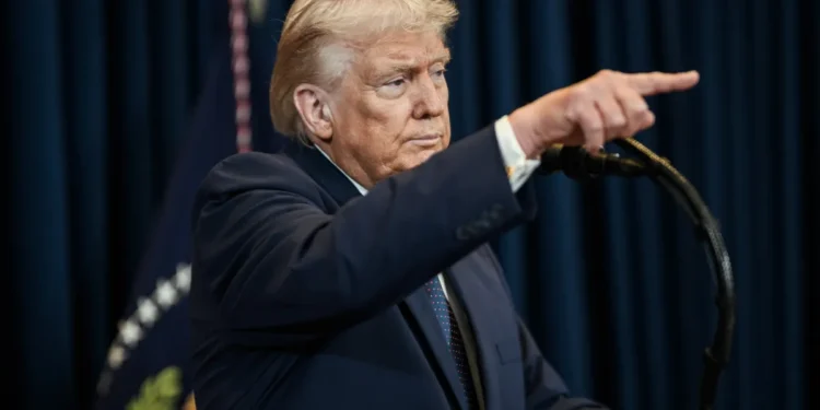 Donald Trump é surpreendido após 3 aliados negarem reforço militar e pode apelar para a China