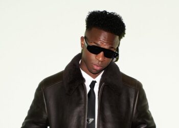 Vinícius Júnior tem cobertura em prédio de R$ 5,3 bilhões com piscina de borda infinita em altura impressionante