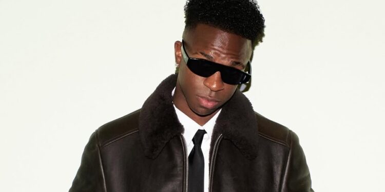 Vinícius Júnior tem cobertura em prédio de R$ 5,3 bilhões com piscina de borda infinita em altura impressionante