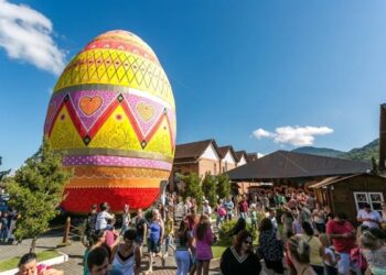 Cidade mais enfeitada do Brasil na Páscoa é a que tem menos pessoas ganhando Bolsa Família