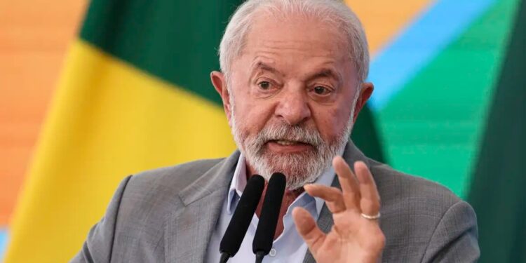 Nova lei aprovada por Lula permite que supermercados vendam remédios igual farmácias
